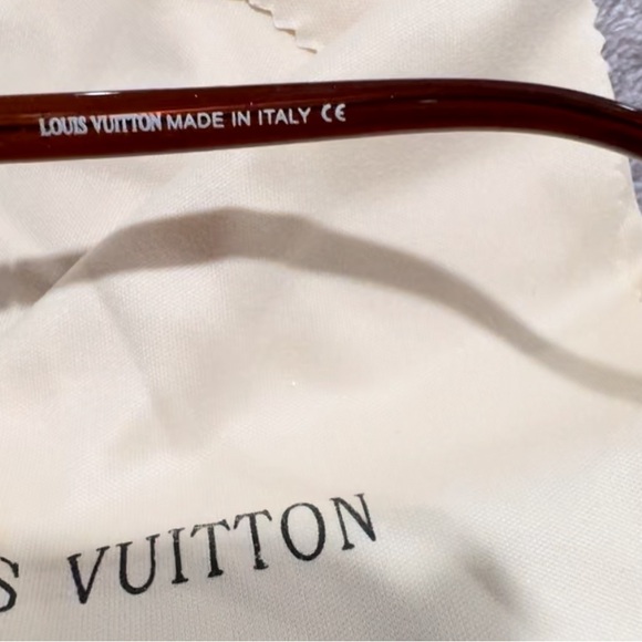 Gorgeous Louis Vuitton sunglasses brown with box! Pristine conditions - Picture 8 of 8